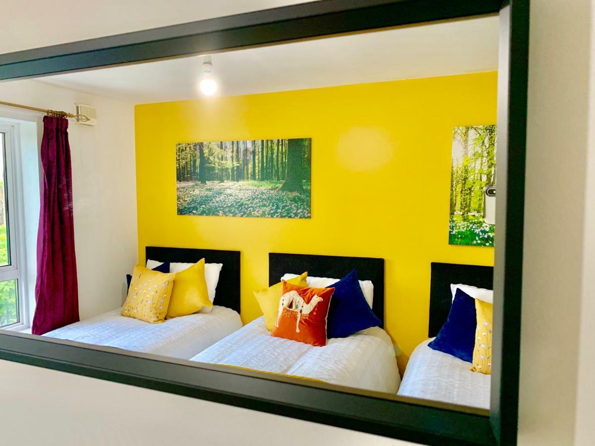 2 Bedrooms Modern Apartment, Lounge, Full Kitchen, Balcony, 5 Minutes Stratford Station Londra Dış mekan fotoğraf