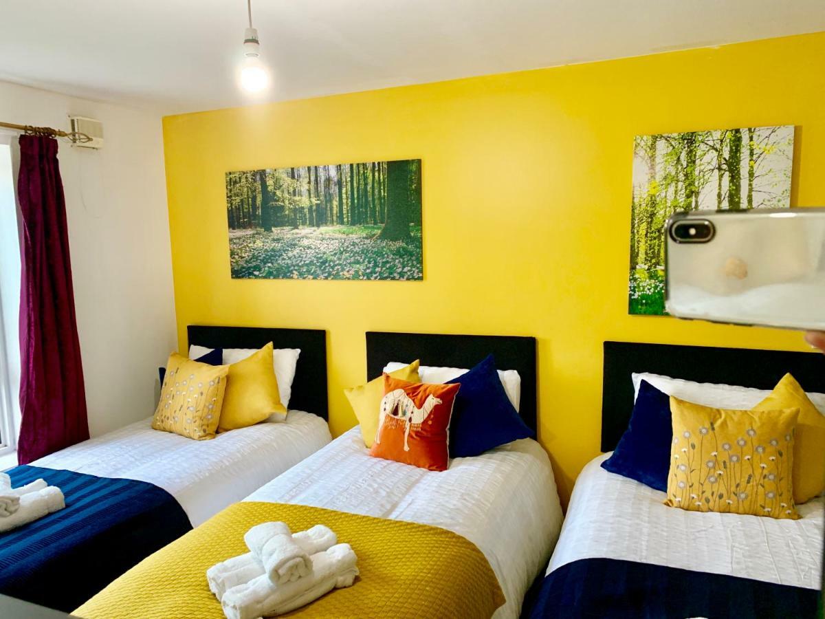 2 Bedrooms Modern Apartment, Lounge, Full Kitchen, Balcony, 5 Minutes Stratford Station Londra Dış mekan fotoğraf