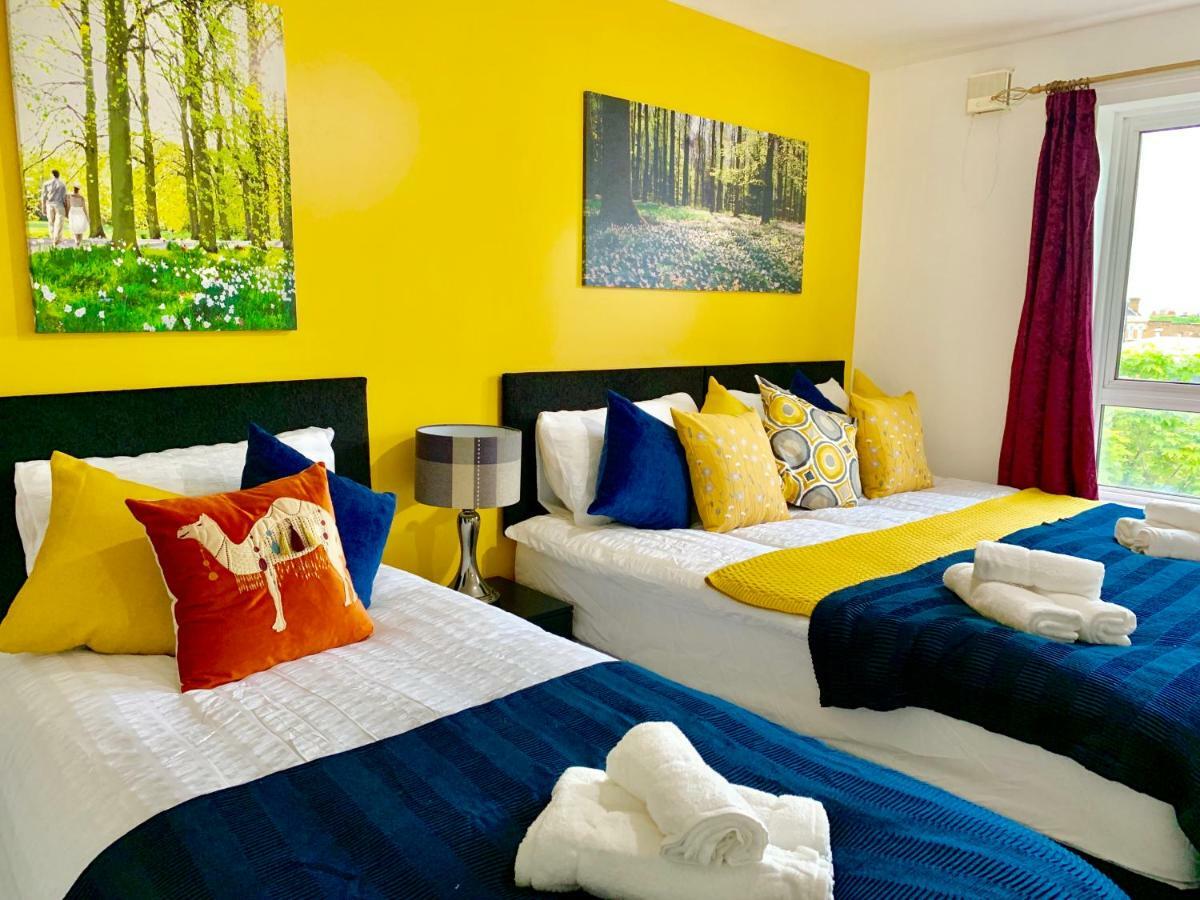 2 Bedrooms Modern Apartment, Lounge, Full Kitchen, Balcony, 5 Minutes Stratford Station Londra Dış mekan fotoğraf